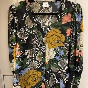 NEWBeautiful Long Sleeve Cabi Cobra Blouse Size S